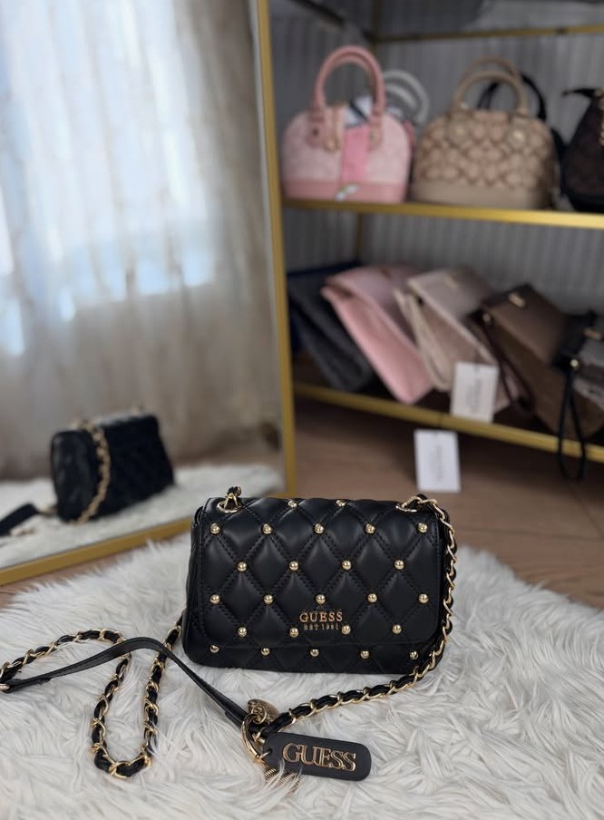 GUESS Luxora · Siyah