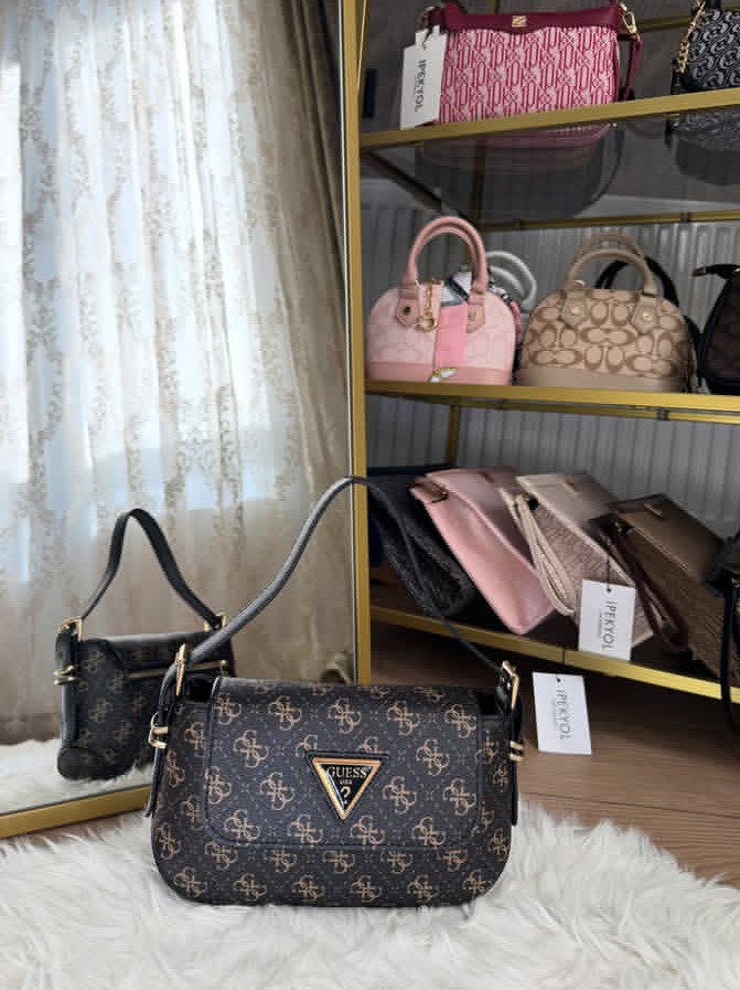GUESS Monogram Shoulder Bag · Antrasit gri