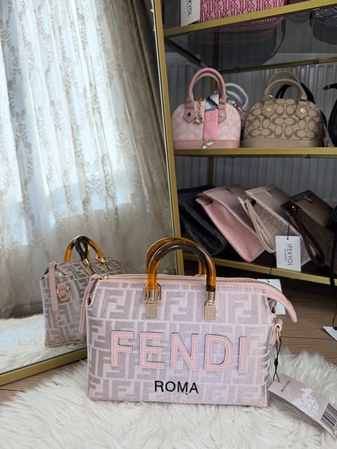 Pembe Desenli El Çantası